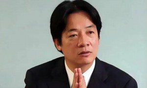 特朗普首次回应访华，想用台岛做“交易”？赖清德在岛内有大动作