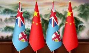 斐济总理自作多情，中方秉持“四个充分尊重”，从未考虑斐济驻军
