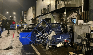 台军“汉光”演习深夜出事！一辆自行火炮车街头连撞4车，现场画面曝光